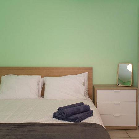 3 Bedroom Comfortable Apartment Gtd31506 Atene Esterno foto